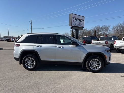 New 2026 Jeep Grand Cherokee Laredo X AWD/4WD image 2