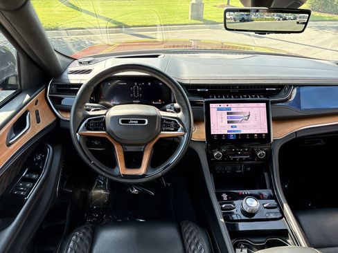 Used 2023 Jeep Grand Cherokee L Summit AWD/4WD image 20