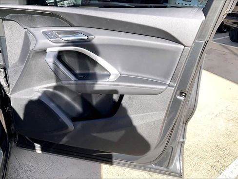 Used 2025 Audi Q5 Premium w/ Convenience Package image 21