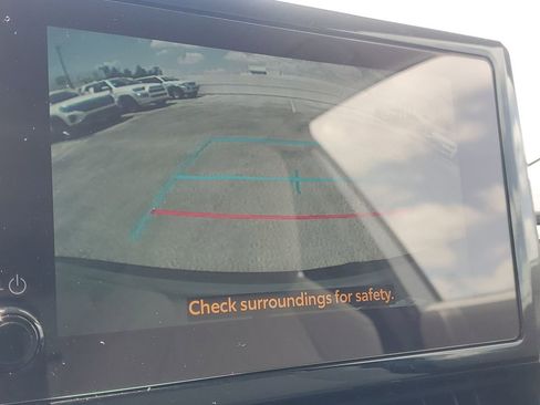 Used 2025 Toyota Corolla Cross L image 25