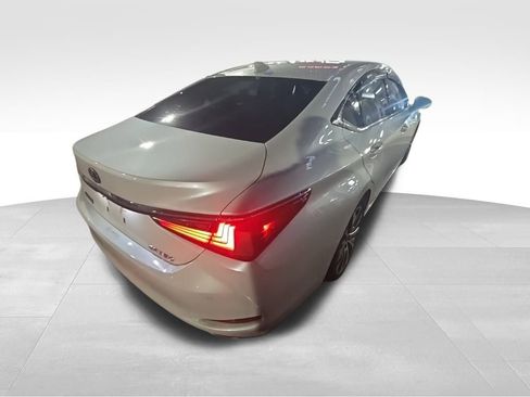 Used 2021 Lexus ES 350 w/ Premium Package image 4