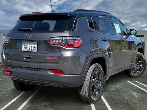 Used 2023 Jeep Compass Trailhawk w/ Trailhawk Convenience Group image 12