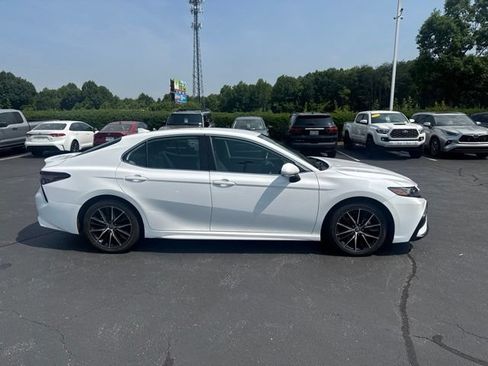 Used 2024 Toyota Camry SE FWD image 2