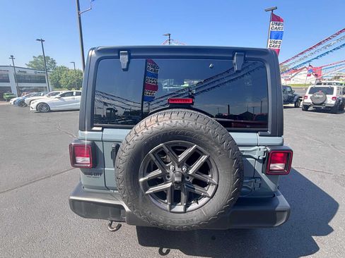 Used 2025 Jeep Wrangler Unlimited Sport AWD/4WD image 6