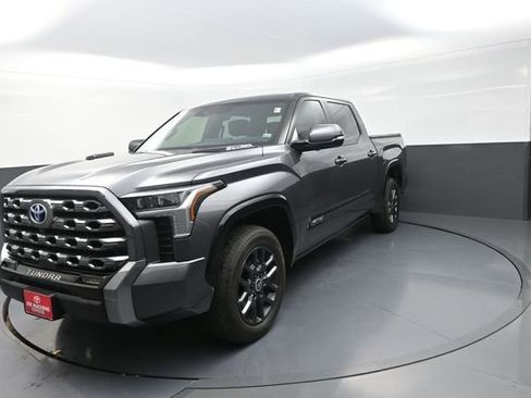 Used 2024 Toyota Tundra Platinum AWD/4WD image 43