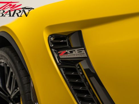 Used 2015 Chevrolet Corvette Z06 w/ 3LZ Preferred Equipment Group image 23