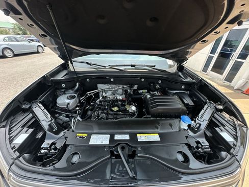 Used 2025 Volkswagen Atlas SE AWD/4WD image 35