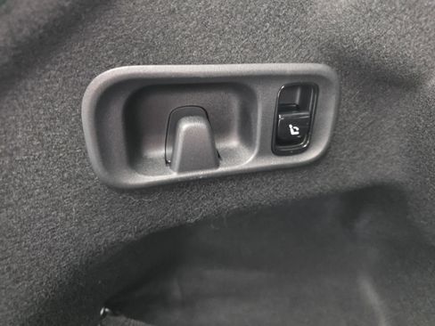 Used 2022 Mercedes-Benz C 300 Sedan image 16