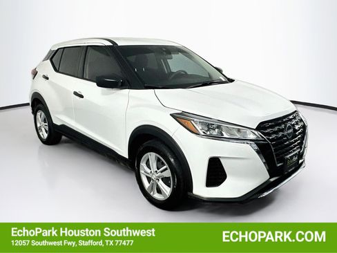 Used 2025 Nissan Kicks Play S FWD image 1
