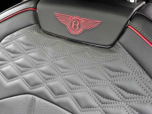 New 2025 Bentley Flying Spur Plug-In Hybrid image 16