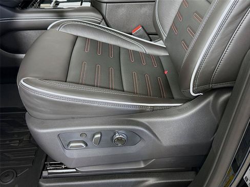 New 2026 GMC Yukon XL AT4 Ultimate w/ LPO, Floor Liner Package AWD/4WD image 14