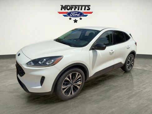 Used 2021 Ford Escape SE w/ SE Sport Appearance Package FWD image 1
