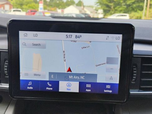 Used 2022 Ford Explorer XLT w/ Equipment Group 202A AWD/4WD image 38