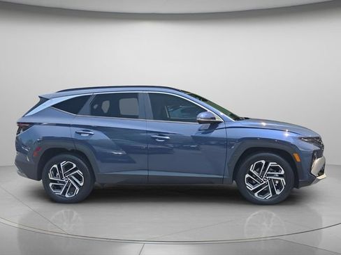 Used 2026 Hyundai Tucson Limited FWD image 9