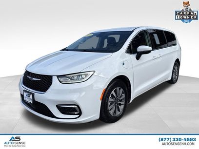 Used 2023 Chrysler Pacifica Touring-L