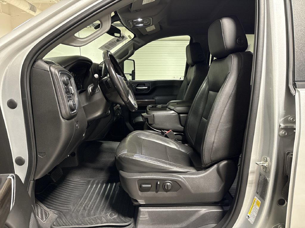 Used 2020 Chevrolet Silverado 2500 LT w/ Texas Edition AWD/4WD image 19