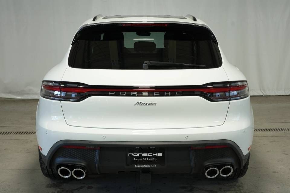 Certified 2026 Porsche Macan AWD/4WD image 12