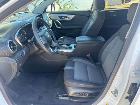 Used 2025 Chevrolet Blazer LT image 27