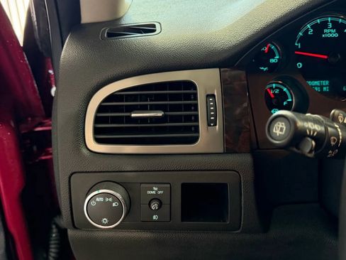 Used 2009 GMC Yukon XL Denali image 33