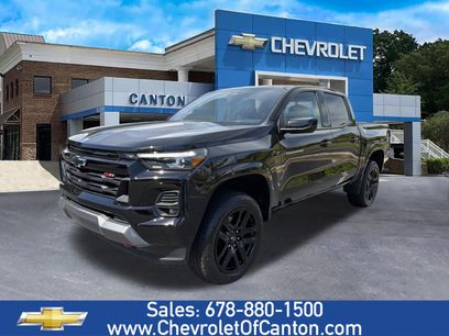 Used 2024 Chevrolet Colorado Z71 w/ Z71 Convenience Package 2