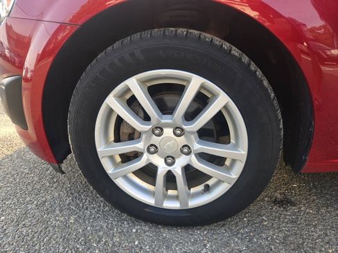 Used 2016 Chevrolet Sonic LT w/ Wheels and Fog Lamp Package FWD image 10