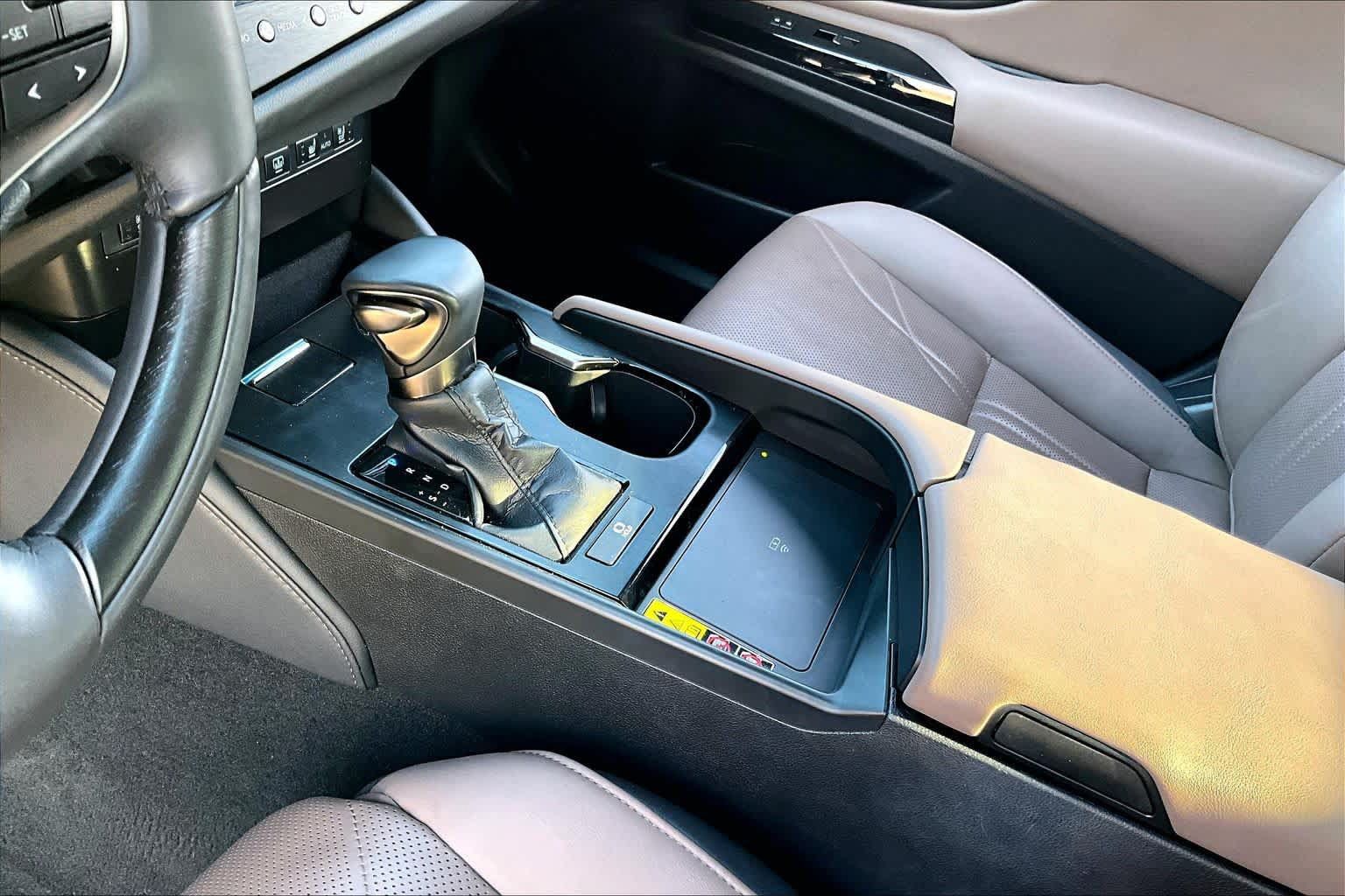 Used 2024 Lexus ES 350 Ultra Luxury w/ Accessory Package (Z2) FWD image 14