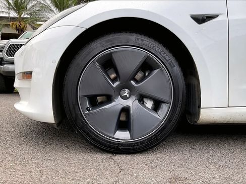 Used 2021 Tesla Model 3 Standard Range Plus RWD image 8
