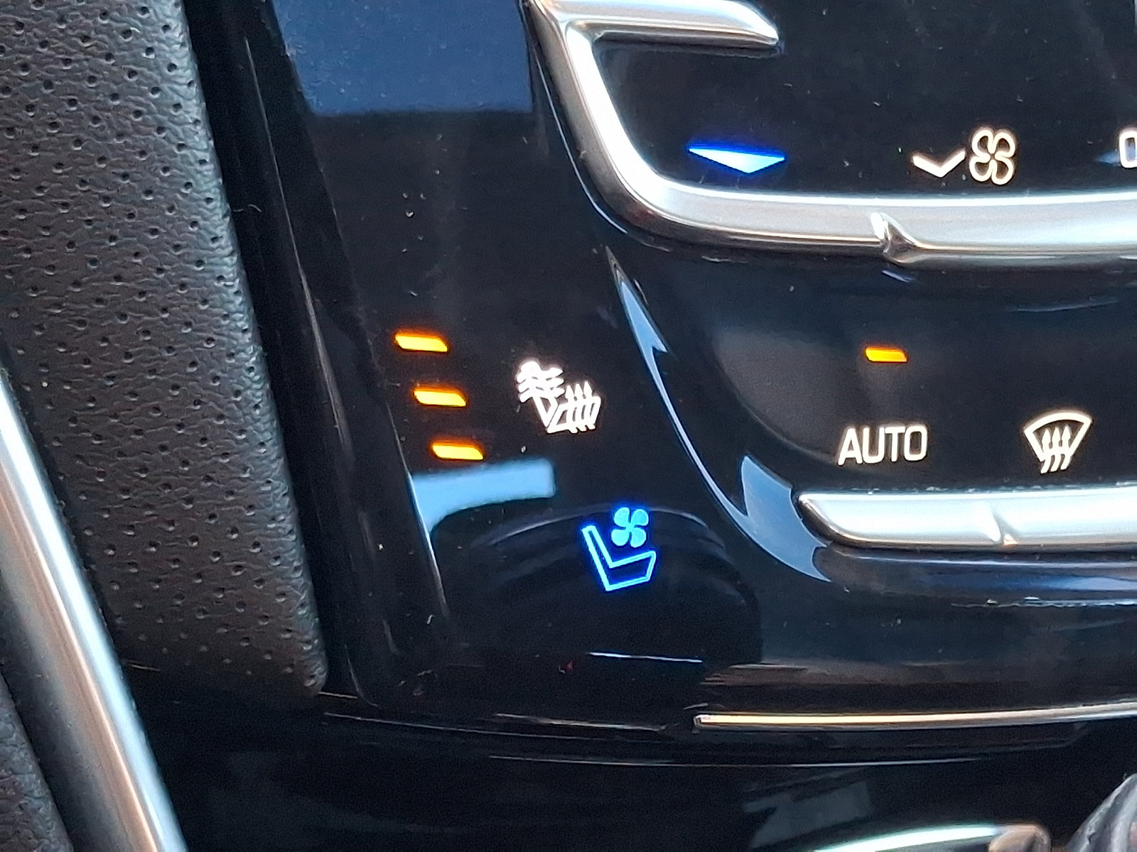 Used 2014 Cadillac XTS Premium FWD image 25