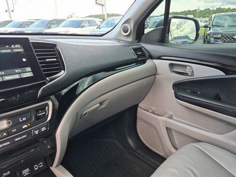 Used 2022 Honda Pilot Touring image 21