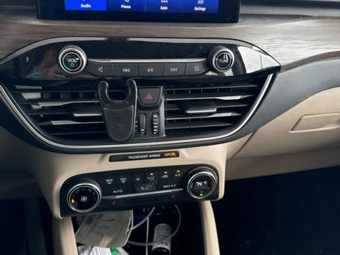 Used 2020 Ford Escape SE AWD/4WD image 15