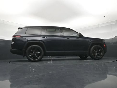 Used 2023 Jeep Grand Cherokee L Limited w/ Luxury Tech Group II AWD/4WD image 24