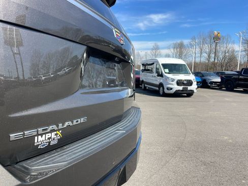 Used 2021 Cadillac Escalade ESV Premium Luxury Platinum image 35
