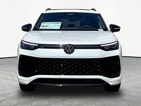 New 2026 Volkswagen Tiguan SE R-Line FWD image 2