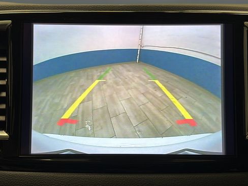 Used 2024 Chrysler Pacifica Touring-L FWD image 13
