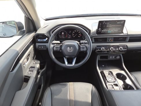 Used 2024 Honda Pilot Touring image 26