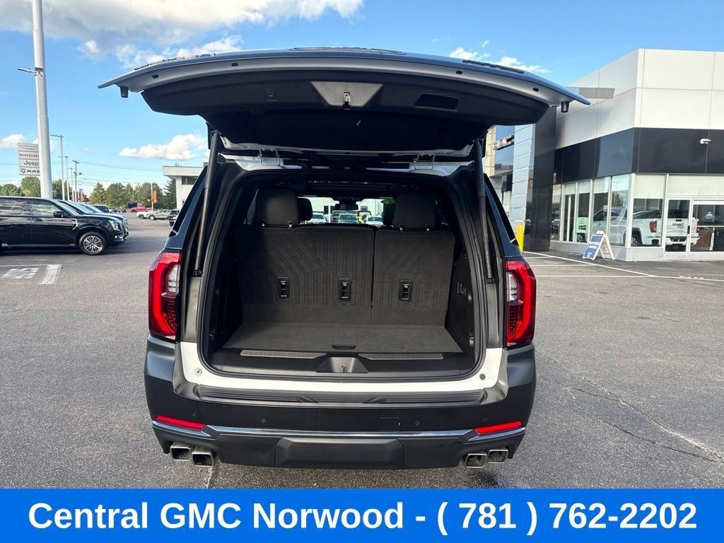 Used 2026 GMC Yukon AT4 AWD/4WD image 10
