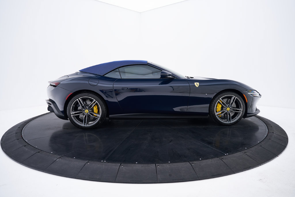 Used 2025 Ferrari Roma Spider RWD image 19