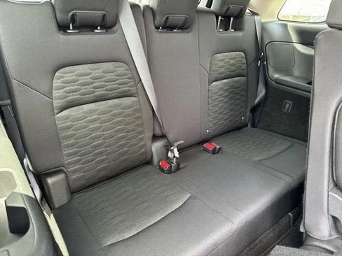 Certified 2025 Nissan Pathfinder SV FWD image 27