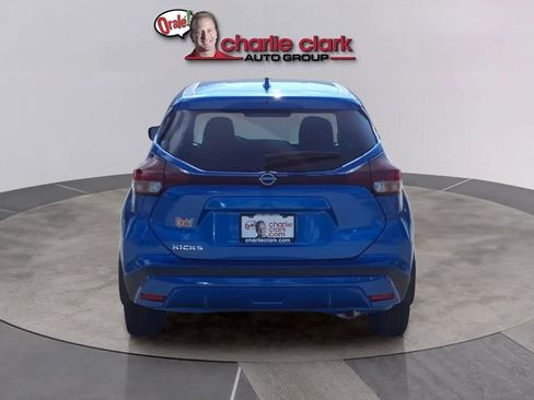 Used 2025 Nissan Kicks Play S image 4