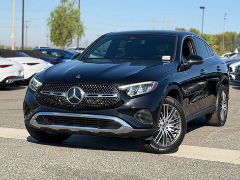 Used 2024 Mercedes-Benz GLC 300 4MATIC image 2