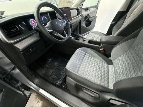 Used 2025 Volkswagen Tiguan S AWD/4WD image 15
