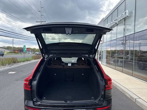 Certified 2025 Volvo XC60 B5 Plus AWD/4WD image 10