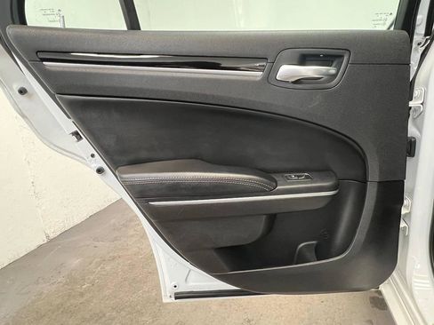 Used 2021 Chrysler 300 S image 9