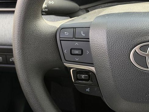 Used 2025 Toyota Camry LE w/ Convenience Package image 14