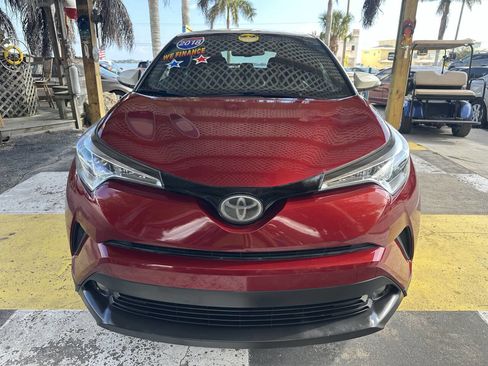 Used 2018 Toyota C-HR XLE image 2