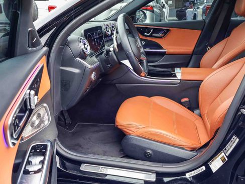 Used 2022 Mercedes-Benz C 300 Sedan image 2