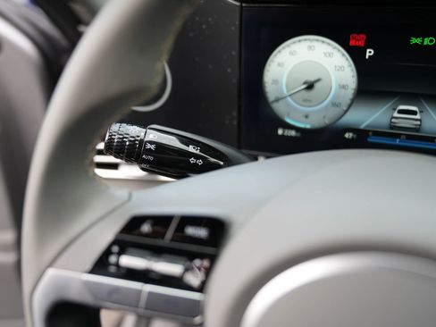 Used 2023 Hyundai Elantra SEL w/ Convenience Package image 20