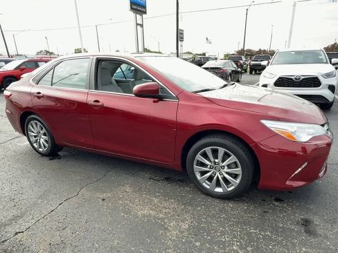 Used 2017 Toyota Camry XLE w/ Moonroof Package FWD image 9
