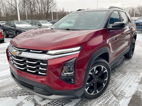 Used 2025 Chevrolet Equinox LT w/ Convenience Package II image 1