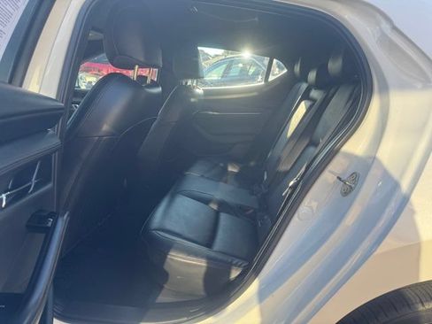Used 2019 MAZDA MAZDA3 AWD Hatchback w/ Preferred Pkg image 12